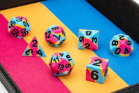 FanRoll Sharp Edge Silicone Rubber Gaymers Pride 16mm Dice Set (Pansexual)